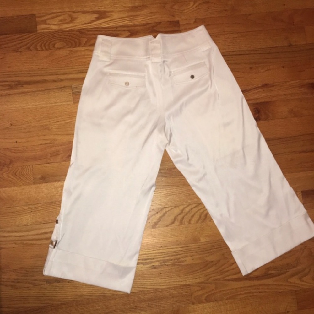White Capris Style Details Cache New - image 2